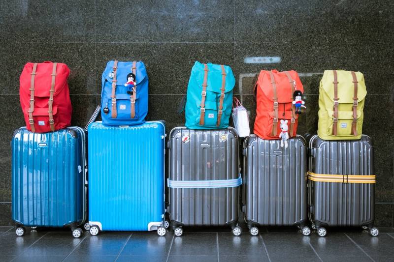 Réserver en ligne un van avec chauffeur pour aller à l'aéroport de Toulouse en groupe avec grosses valises